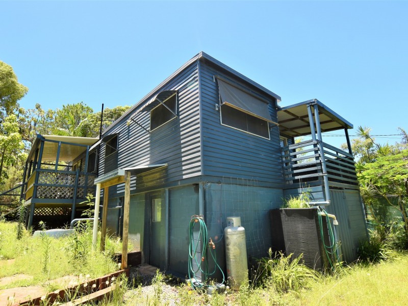 2 Aimeo Esplanade, Russell Island QLD 4184