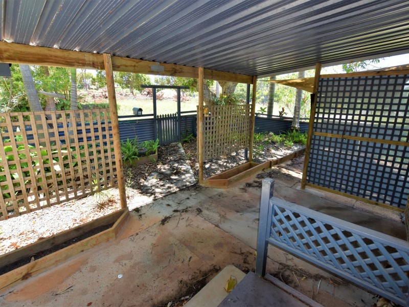 2 Aimeo Esplanade, Russell Island QLD 4184