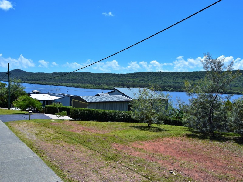 118 Wahine Dve, Russell Island QLD 4184