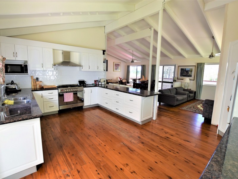 17 Wilma Cr, Russell Island QLD 4184