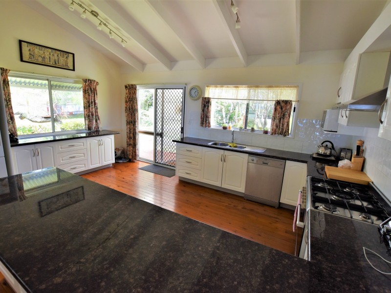 17 Wilma Cr, Russell Island QLD 4184