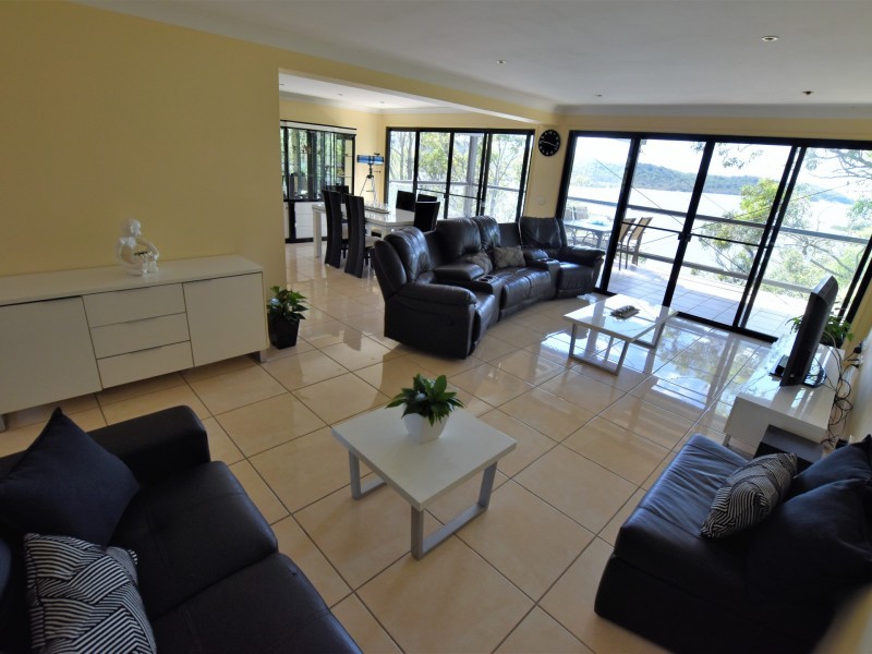 90-92 Crescent Dve, Russell Island QLD 4184