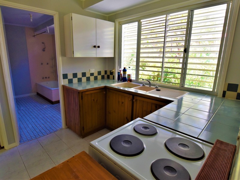 6 Parish St, Russell Island QLD 4184