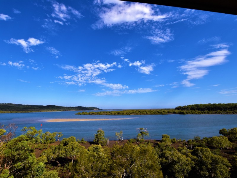 102 Crescent Drive, Russell Island QLD 4184