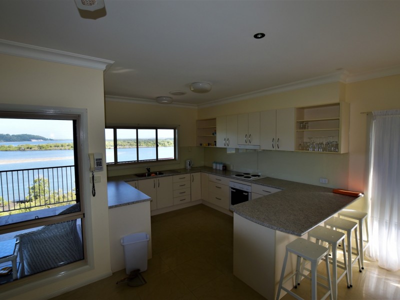 102 Crescent Drive, Russell Island QLD 4184