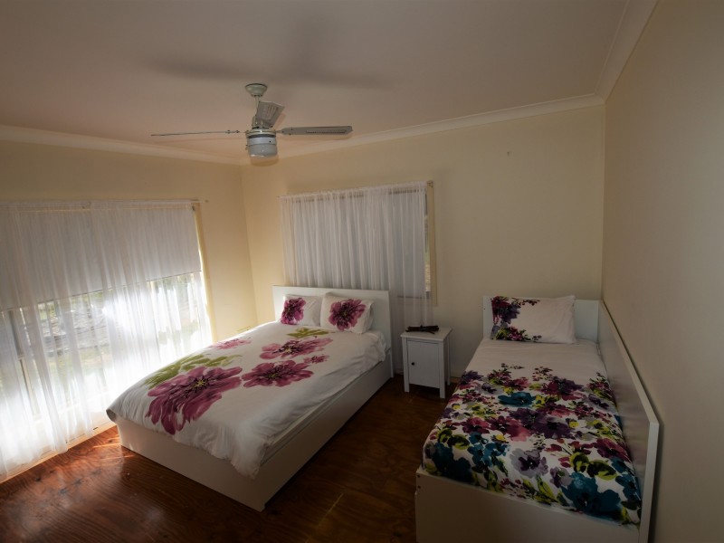 102 Crescent Drive, Russell Island QLD 4184