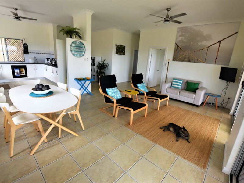 136 Palm Beach Road, Russell Island QLD 4184