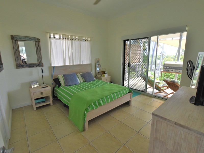 136 Palm Beach Road, Russell Island QLD 4184