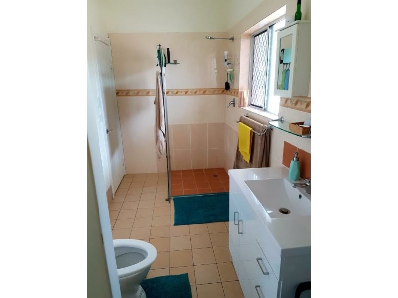 136 Palm Beach Road, Russell Island QLD 4184