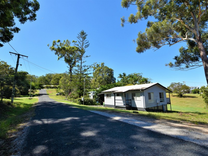 11 Seaview Street, Russell Island QLD 4184
