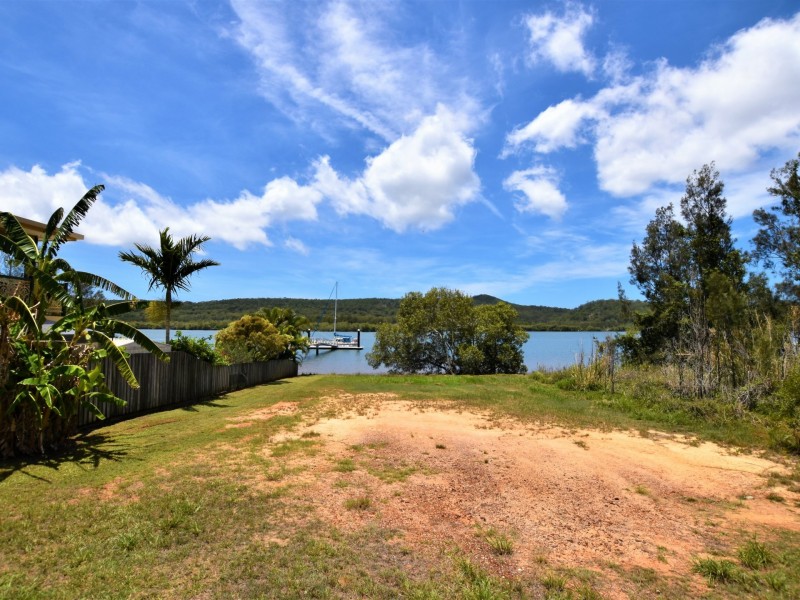 77 Wahine Drive, Russell Island QLD 4184