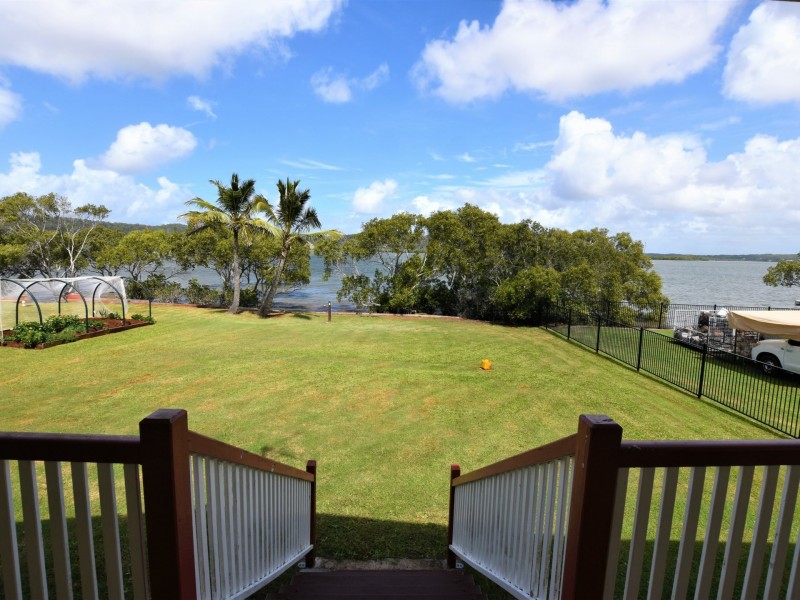 26 Emerson St, Russell Island QLD 4184