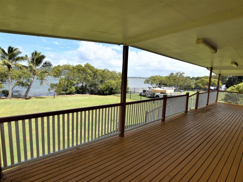 26 Emerson St, Russell Island QLD 4184