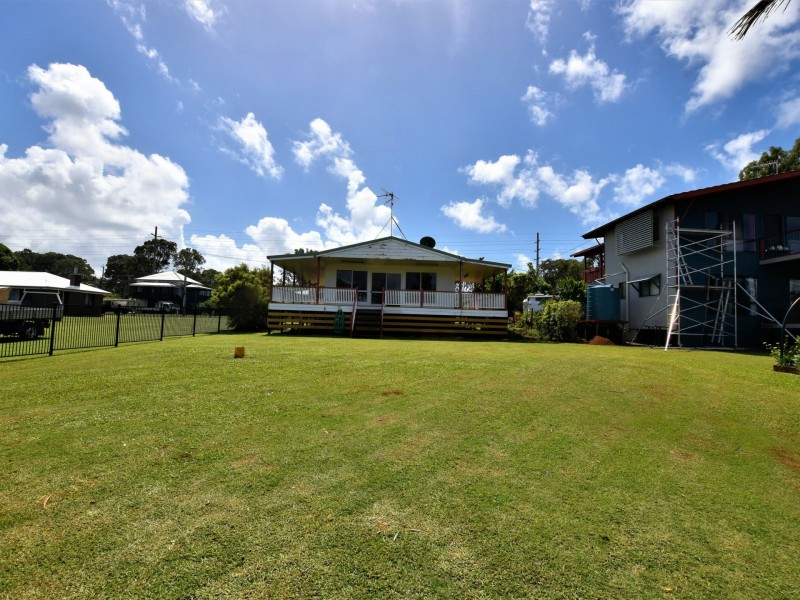 26 Emerson St, Russell Island QLD 4184