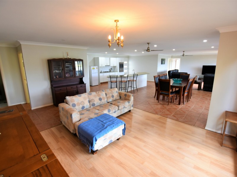 80-82 Oasis Dve, Russell Island QLD 4184