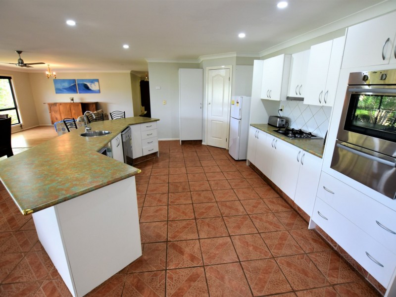 80-82 Oasis Dve, Russell Island QLD 4184