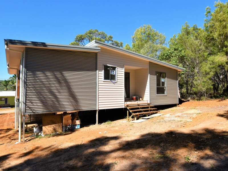 54 Wahine Dve, Russell Island QLD 4184