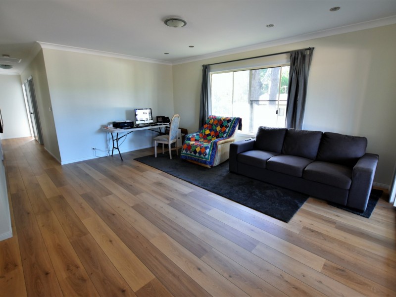 19 Meadstone Road, Russell Island QLD 4184