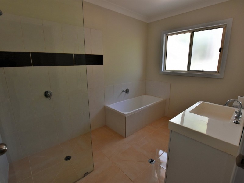 19 Meadstone Road, Russell Island QLD 4184