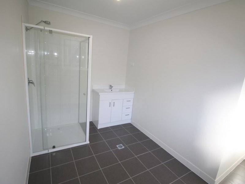 16 Ashton Street, Macleay Island QLD 4184