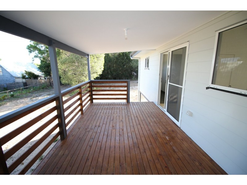 16 Ashton Street, Macleay Island QLD 4184