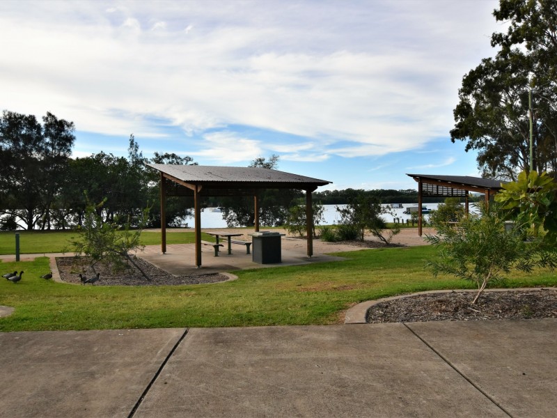 4 Douglas Street, Russell Island QLD 4184