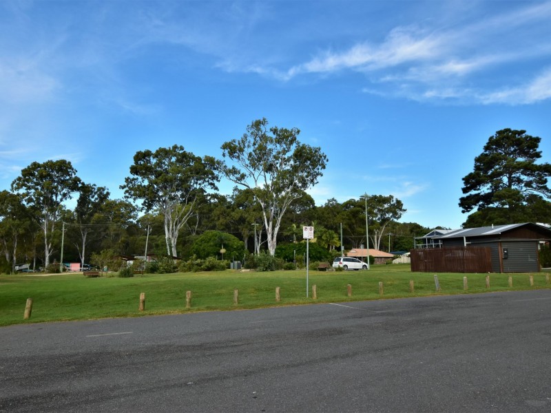 4 Douglas Street, Russell Island QLD 4184