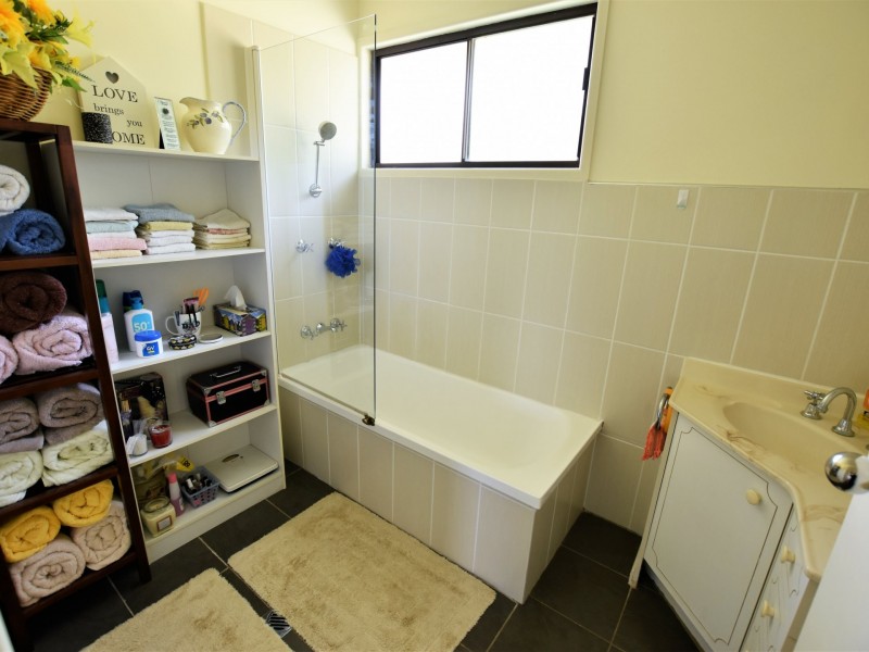 5 Carnation Court, Russell Island QLD 4184