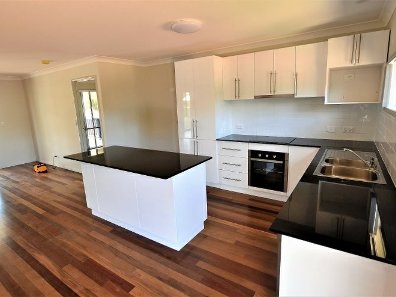 22 Tenanne Street, Russell Island QLD 4184