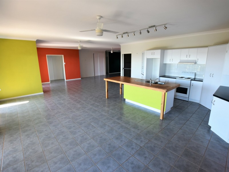 35 Bay Dve, Russell Island QLD 4184