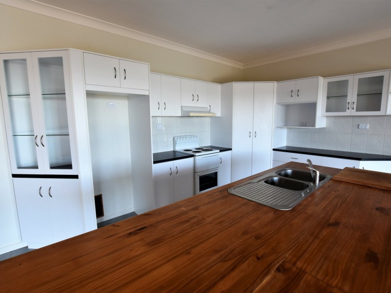 35 Bay Dve, Russell Island QLD 4184