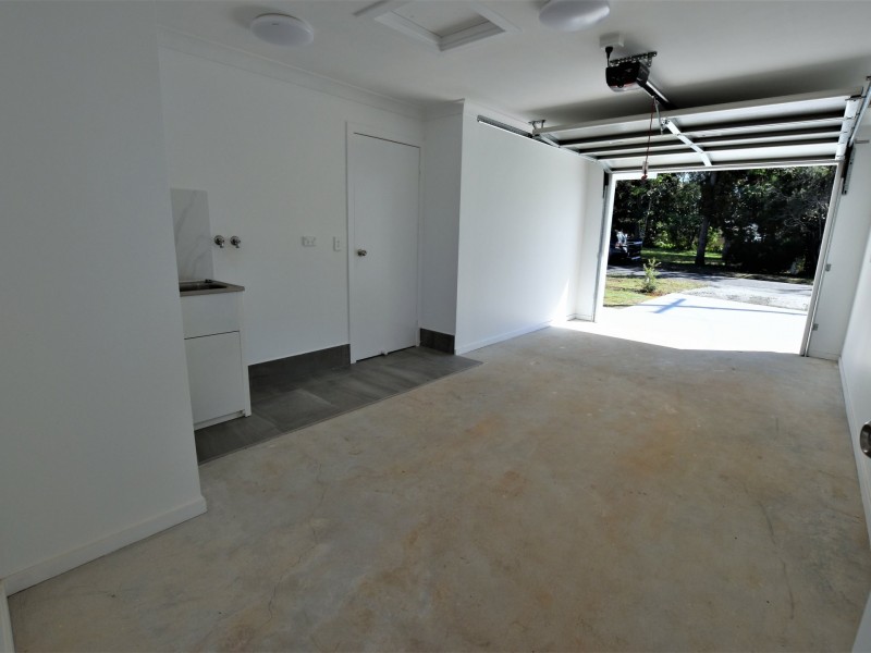 8 Tenanne St, Russell Island QLD 4184