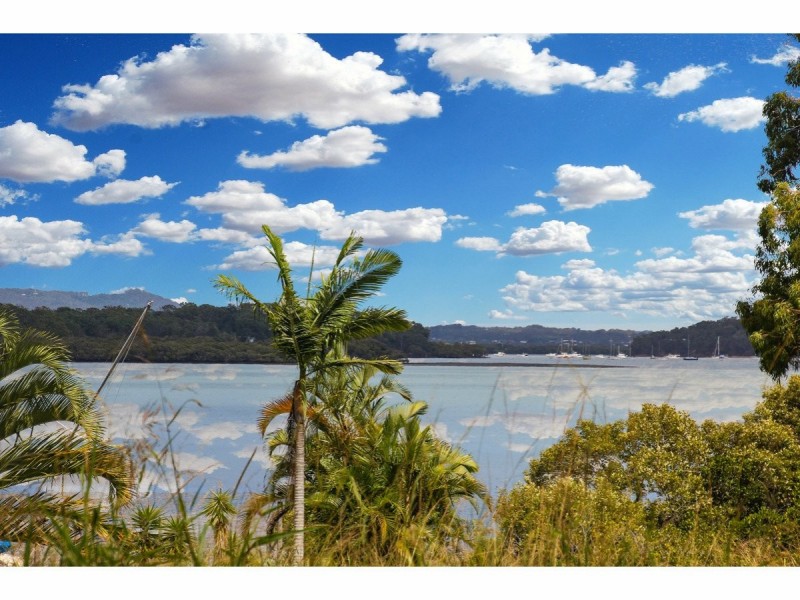 88-90 Caniapa Pt Rd, Russell Island QLD 4184