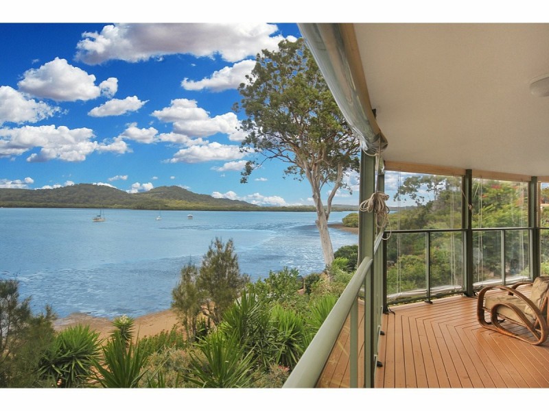 88-90 Caniapa Pt Rd, Russell Island QLD 4184