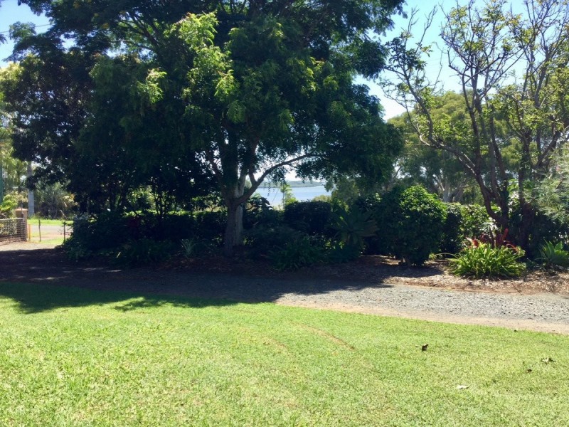 88-90 Caniapa Pt Rd, Russell Island QLD 4184