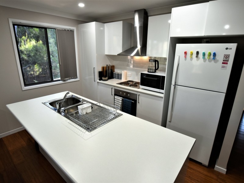 9 Catamaran St, Russell Island QLD 4184