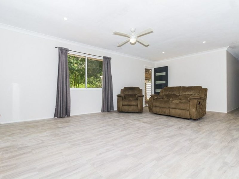 4 PHILLIPS, Russell Island QLD 4184