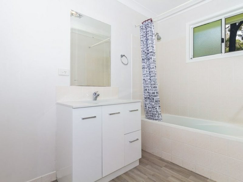 4 PHILLIPS, Russell Island QLD 4184