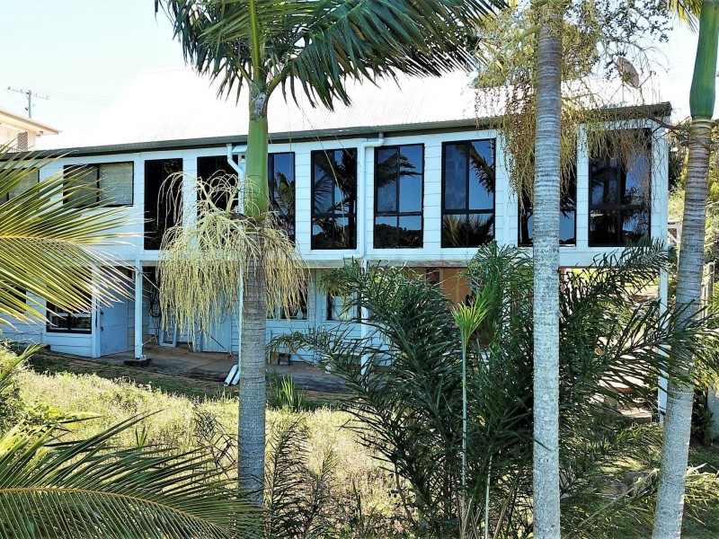 16 Oasis Dve, Russell Island QLD 4184