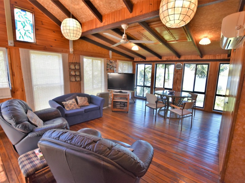 16 Oasis Dve, Russell Island QLD 4184