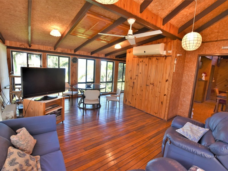 16 Oasis Dve, Russell Island QLD 4184