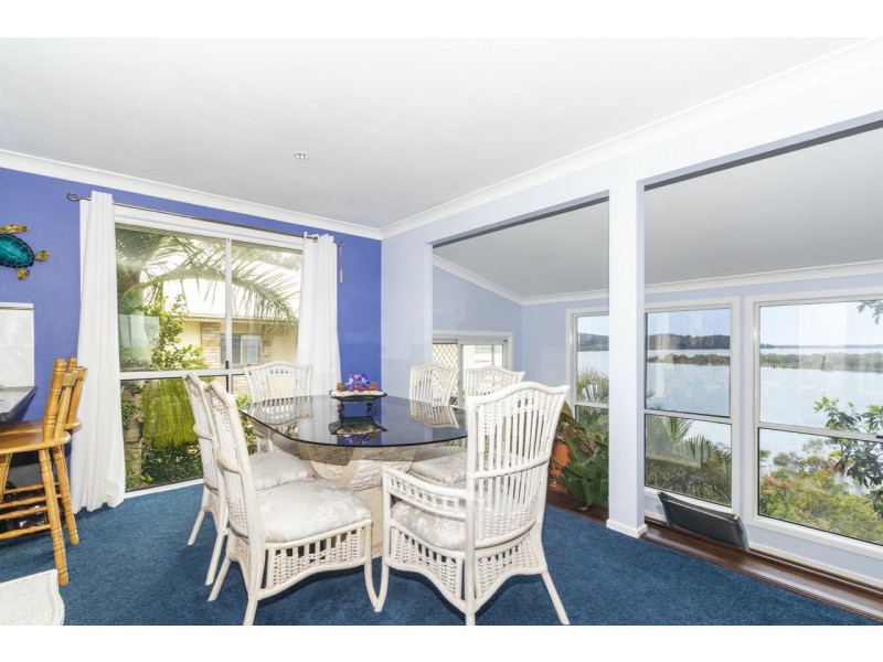 104 Crescent Drive, Russell Island QLD 4184