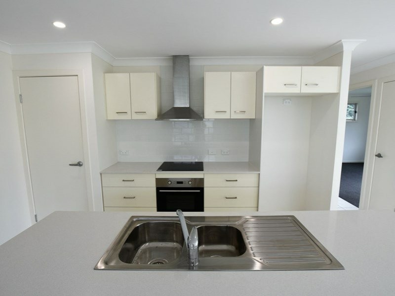 15 Laurel Street, Russell Island QLD 4184