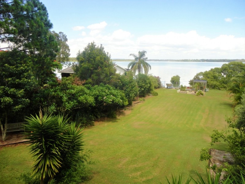 83 Canaipa Point Dve, Russell Island QLD 4184