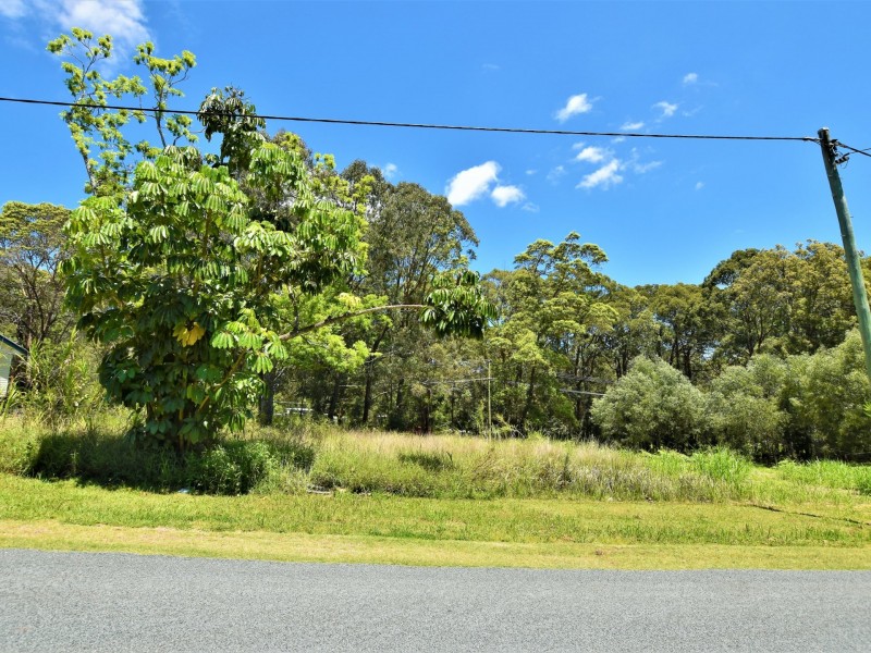 8 Roebuck Rd, Russell Island QLD 4184