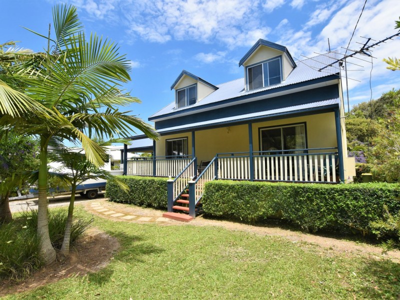 10 Tenanne Street, Russell Island QLD 4184
