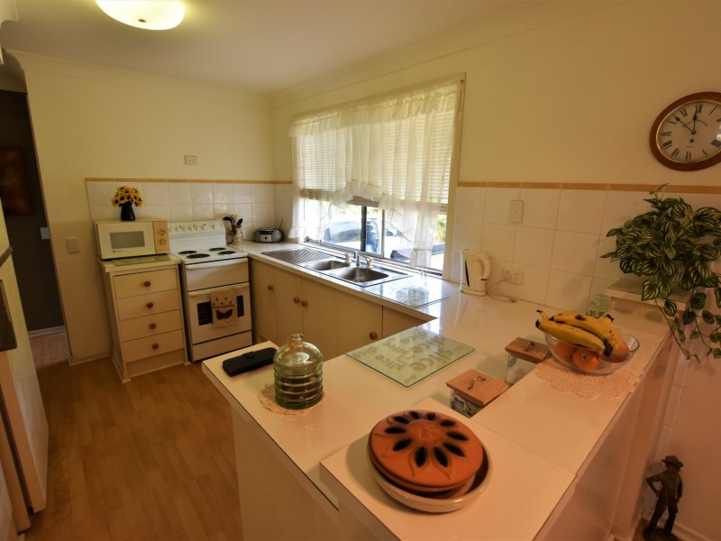10 Tenanne Street, Russell Island QLD 4184