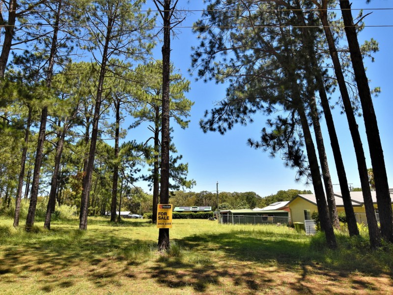 20 Callistemon, Russell Island QLD 4184