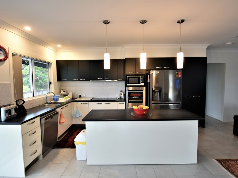 7 Yacht Street, Russell Island QLD 4184