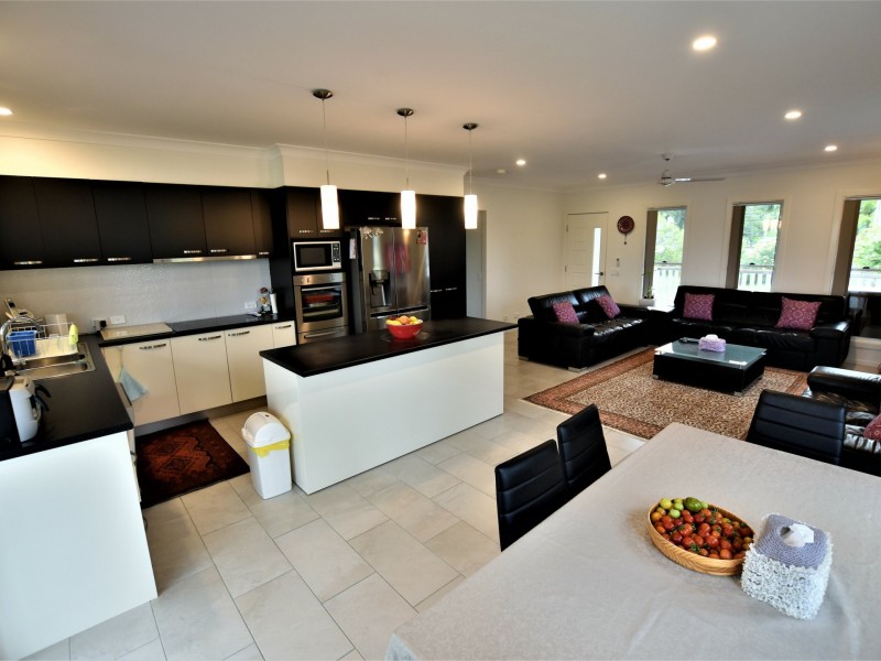 7 Yacht Street, Russell Island QLD 4184